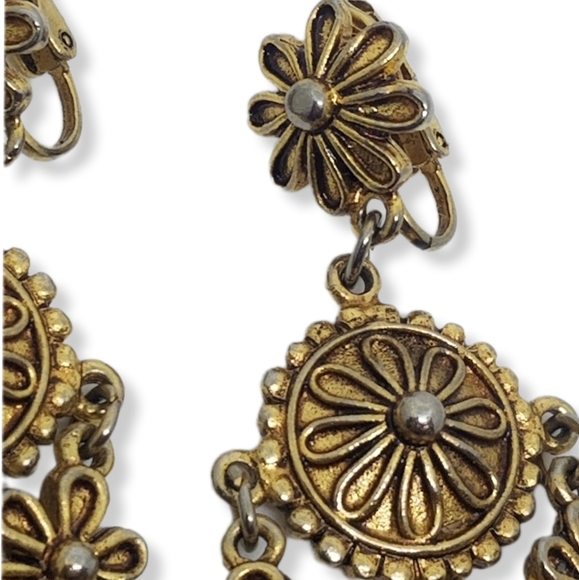 HATTIE CARNEGIE VINTAGE GOLDTONE FLOWER DESIGN CHANDELIER STATEMENT EARRINGS - Picture 5 of 7